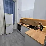 Maria - Modern In The Center Of *